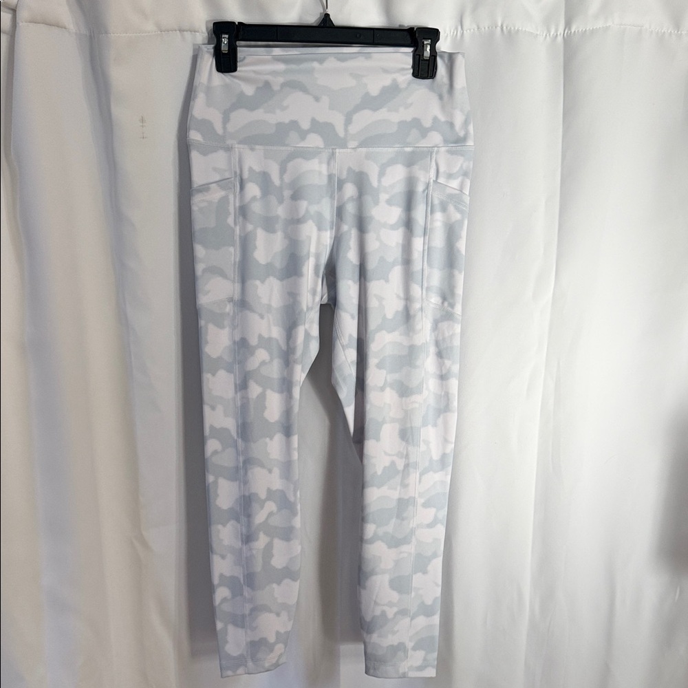 Camouflage Leggings - Light Gray and White